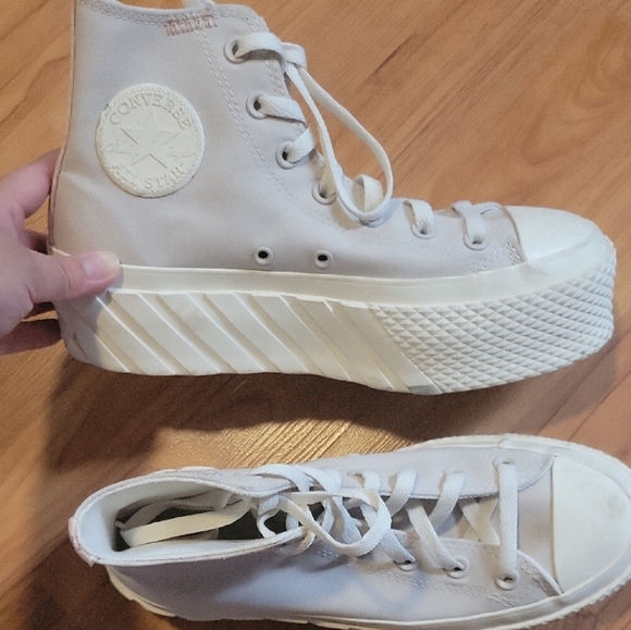Converse Cream Platform High-Top Sneakers - Picture 4 of 5